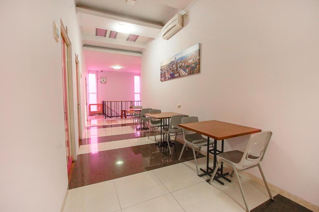 Urbanview Hotel Fiffa Kauman Malang Dış mekan fotoğraf
