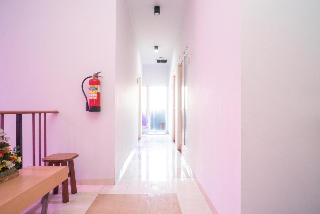 Urbanview Hotel Fiffa Kauman Malang Dış mekan fotoğraf