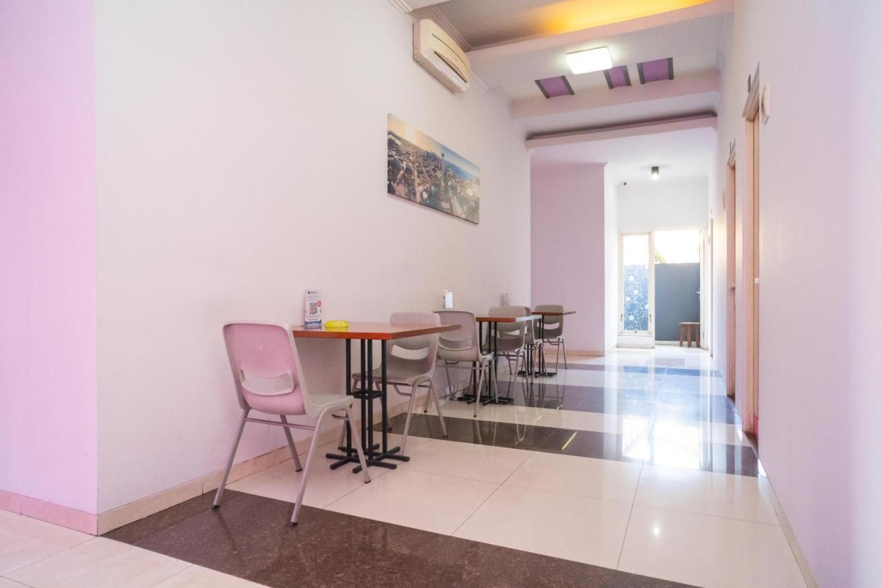 Urbanview Hotel Fiffa Kauman Malang Dış mekan fotoğraf
